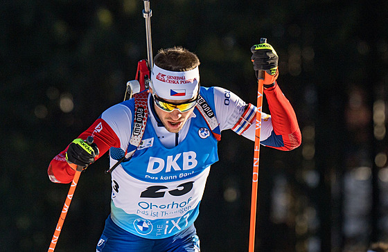 eský biatlonista Michal Krmá bhem vytrvalostního závodu na MS v Oberhofu.