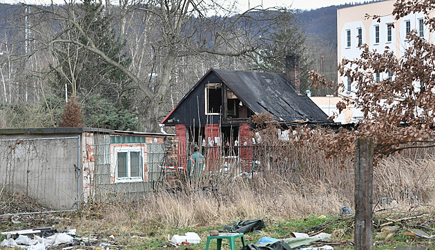 Po požáru v zahradní kolonii v Ústí našli čtyři mrtvé, včetně dvou dětí