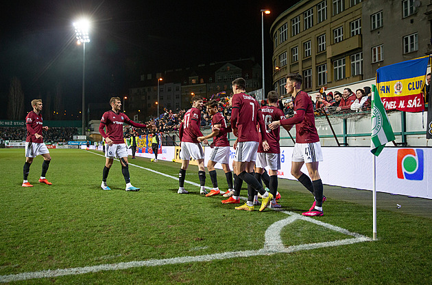 Bohemians - Sparta 2:6, tři penalty, po půli sedm gólů. Utržení hosté dominovali