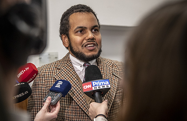 Feri hraje „špinavou hru“, míní novinářka, advokátka nesouhlasí