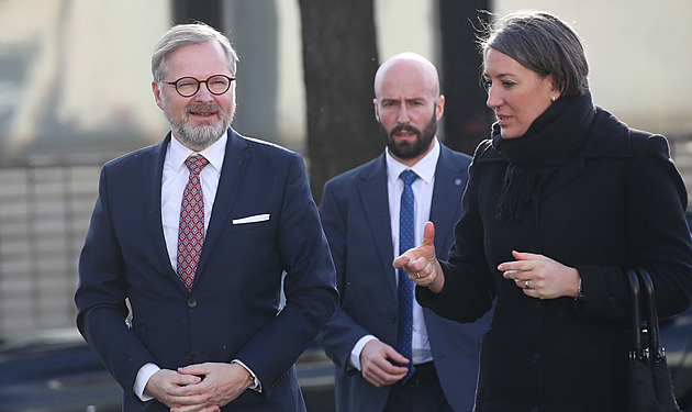 Premiér Fiala odletí do Varšavy, setká se s Bidenem i lídry zemí tzv. bukurešťské devítky