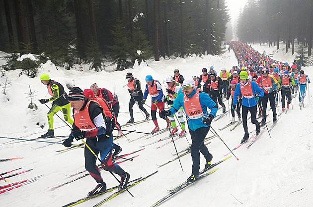 Zákaz fluoru i pro amatéry, stopa jako trofej. Jizerská padesátka se blíží