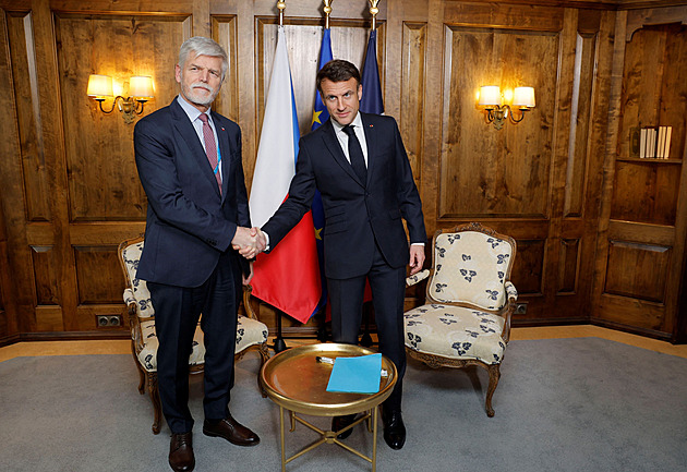 S partnery z Francie. Pavel je blízko Macronovi, jak se k tomu postaví vláda i opozice?