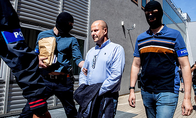 Policie ukončila vyšetřování kauzy Dozimetr, obviněno je přes deset lidí