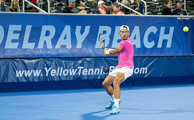 Pecotič zažil vítězný debut na okruhu ATP. V Delray Beach zaskočil Socka