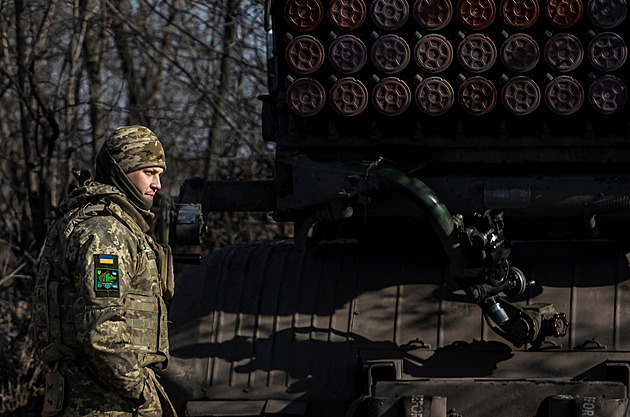 Ukrajina je připravena na protiofenzivu, začít může kdykoliv, řekl BBC Danilov