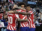 Hrái Atlética Madrid slaví branku proti Celt Vigo.