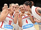 eské basketbalistky oslavují vítzství nad Nizozemskem a postup na mistrovství...