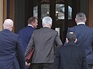 Zvolený prezident Petr Pavel na setkání s konícím prezidentem Miloem Zemanem...