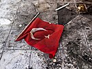 Turecká vlajka po zemtesení v Elbistanu (14. února 2023)