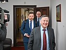 Ministr kolství Vladimír Bala, ministr vnitra Vít Rakuan a ministr pro...