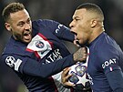 Pedasná radost hvzd Paris St. Germain. Kylian Mbappé (vpravo)  a Neymar...
