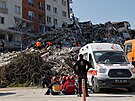 Záchranái v turecké Antalyi pokraují v záchranných pracích. (18. února 2023)