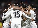 Fotbalisté Realu Madrid oslavují gól.