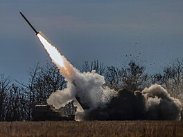 Raketomet HIMARS poblí Chersonu (7. listopadu 2022)