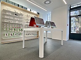 Prodejna Apple Premium Partner spolenosti iWant v praském paláci Koruna