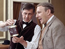 Petr Kostka a Miroslav Moravec v seriálu Dobrodru�ství kriminalistiky (1989)