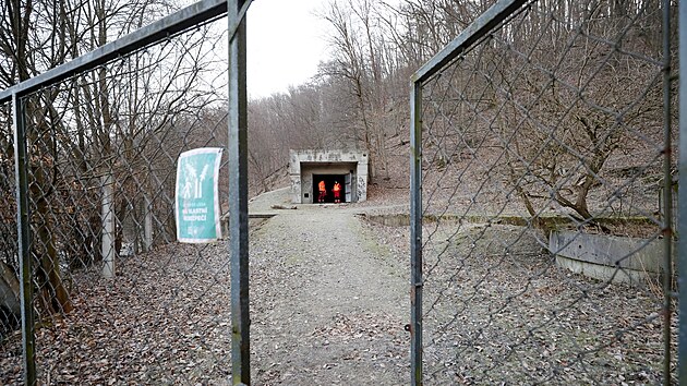 Tunel Holedn se nachz uvnit stejnojmennho brnnskho kopce. Vyraen je asi pouze z desetiny, do budoucna jm m vst horkovodn potrub s teplem z jadern elektrrny Dukovany.