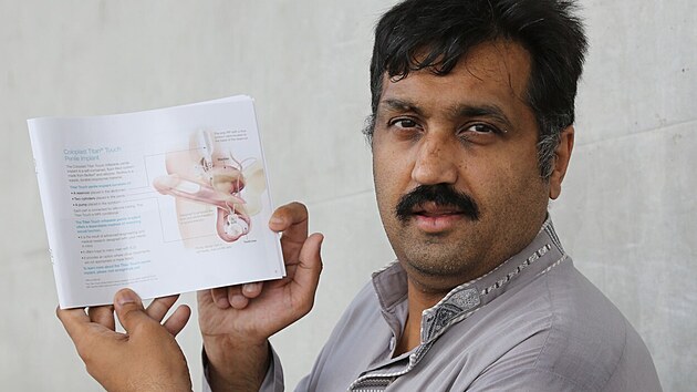 Pjemce bionickho penisu je i Mohammed Abad.