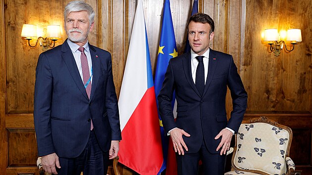 Zvolen prezident Petr Pavel se na Mnichovsk bezpenostn konferenci seel s francouzskm prezidentem Emanuelem Macronem.