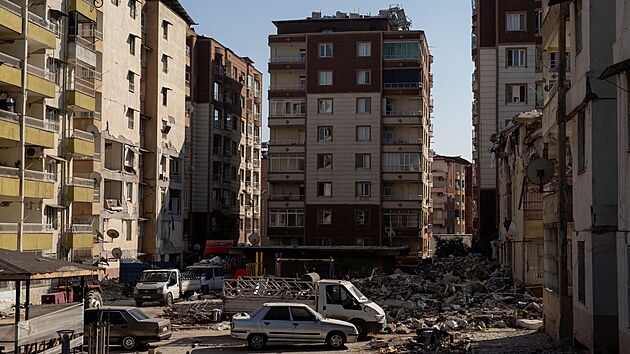 Znien obytn domy po zemtesen v tureckm Kirikhanu (18. nora 2023)