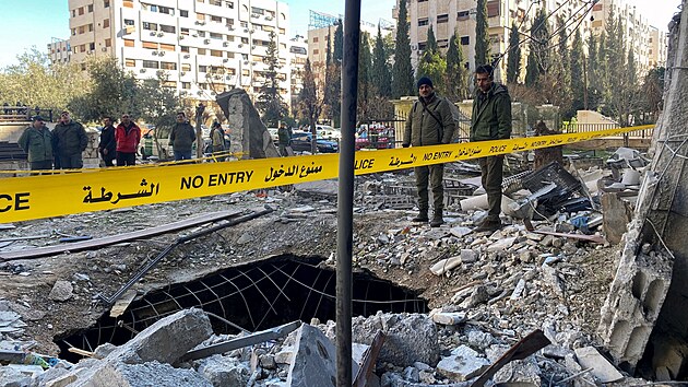 Raketa dopadla do tvrti Kfar Ssa a zashla bytov dm v blzkosti velkho bezpenostnho komplexu. (19. nora 2023)