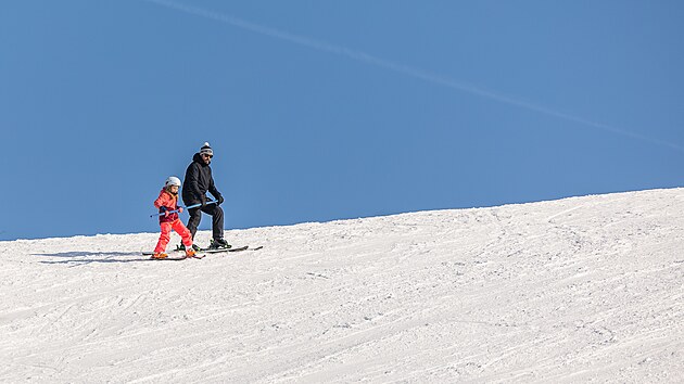 Skiarel na Janovikch u Broumova (11. nora 2023)
