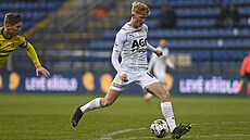 Zleva Václav Procházka ze Zlína a Tadeá� Vachou�ek z Teplic.