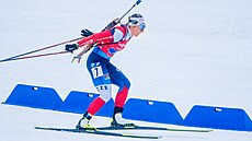 Lucie Charvátová na trati tafetového závodu na mistrovství svta v Oberhofu