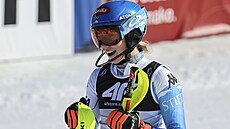 Amerianka Mikaela Shiffrinová v cíli slalomu na mistrovství svta ve Francii
