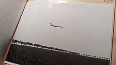 Záchraná�i u ho�ícího Tupolevu Tu-154 po nehod� 19. února 1973 na leti�ti Ruzyn�.