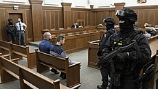 Jednání se konalo v nejvtí soudní síni Krajského soudu v Ostrav. (10. února...