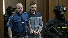 Petr Kramný se svým návrhem na obnovu svého soudního procesu neuspl. (10....