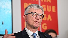 Tisková konference pi píleitosti podpisu koaliní smlouvy mezi Spolu (ODS,...
