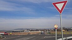 Na této nové k�i�ovatce u� se stalo n�kolik nehod.