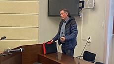 Pavel Hlávka, který na�kl plze�skou nemocnici ze zabíjení lidí s covidem,...