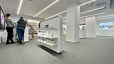 Prodejna Apple Premium Partner spole�nosti iWant v pra�ském paláci Koruna