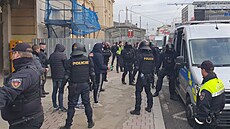 Jiho�e�tí fotbaloví fanou�ci Dynama, jeli podpo�it sv�j tým na zápas do Plzn�....