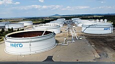Centrální tankoviště ropy společnosti Mero v Nelahozevsi, které přepravuje ropu... | na serveru Lidovky.cz | aktuální zprávy