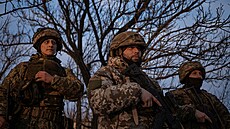 Ukrajinští vojáci poblíž Bachmutu (16. února 2023)