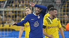 Hakím Zijach z Chelsea gestikuluje b�hem osmifinále Ligy mistr� v Dortmundu.