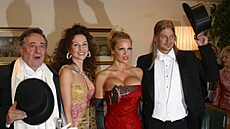 Richard Lugner, Christina Lugnerová, Pamela Andersonová a Kid Rock na Plese v...