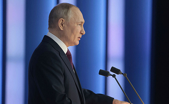 Ruský prezident Vladimir Putin pi projevu, kde shrnul rok války na Ukrajin....