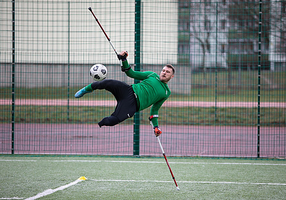 Handicapovaný polský fotbalista Marcin Oleksy, autor nejkrásnjího gólu roku...
