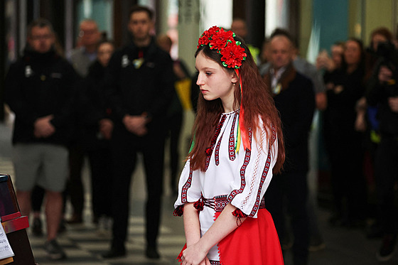 13letá Alisa Bushuievová, která byla nucena uprchnout z Ukrajiny, se soust�edí...