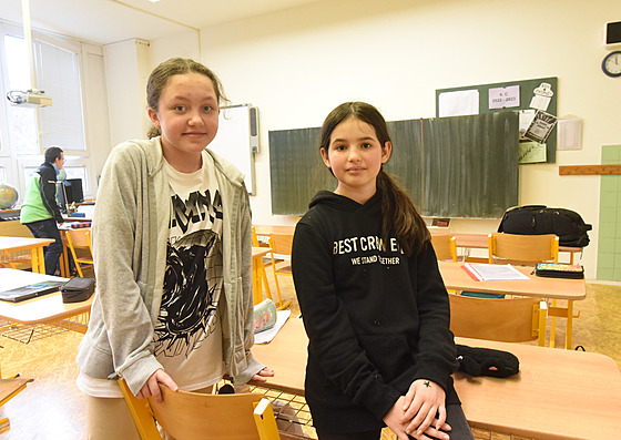esaky Yana (vlevo) a Maria ijí ve Zlín zhruba rok a ve kole se jim daí.
