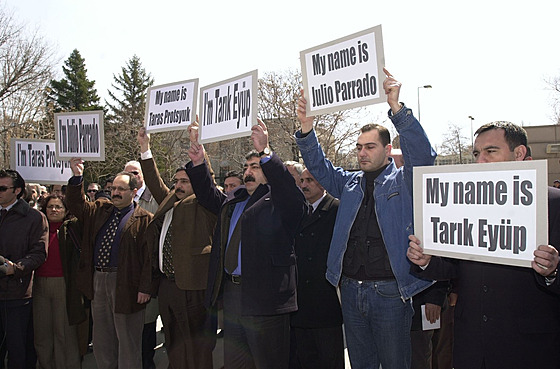 Protesty noviná z roku 2003. (10. dubna 2003)