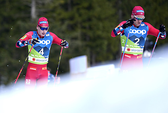 Nortí bci bhem skiatlonu na MS v Planici, vpravo Paal Golberg, vlevo Simen...