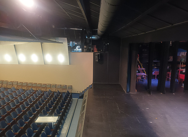 Kdysi byla v domě nelegální nálevna, teď se tam stěhuje Divadlo Bolka Polívky