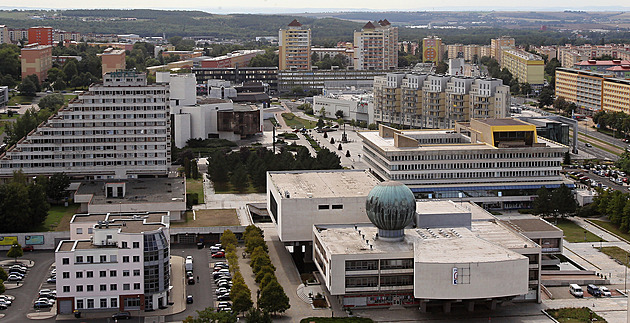 Pohled na mostecký kulturní d�m Repre